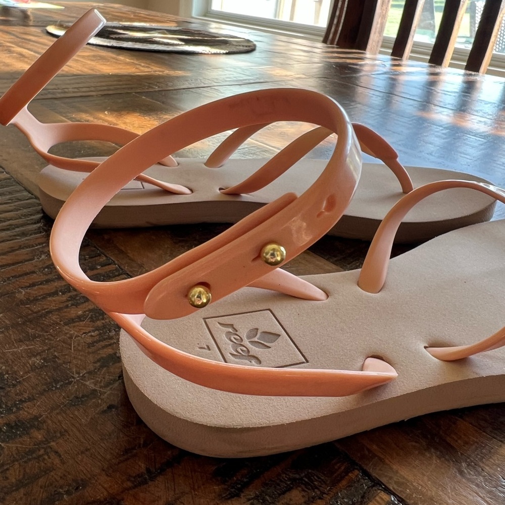 New Reef flip flops - Picture 5 of 6